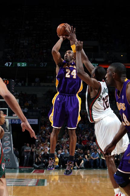 英媒：土耳其一名银行女经理诈骗球员3300万镑，被判入狱102年