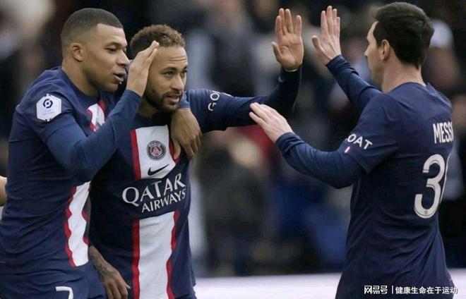 球星单节连续命中三记三分