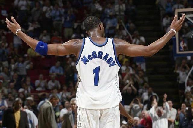 视频：Uzi名人堂皮肤幕后故事 ｜ 薇恩、殿堂传奇 卡莎和联盟不朽 卡莎原画