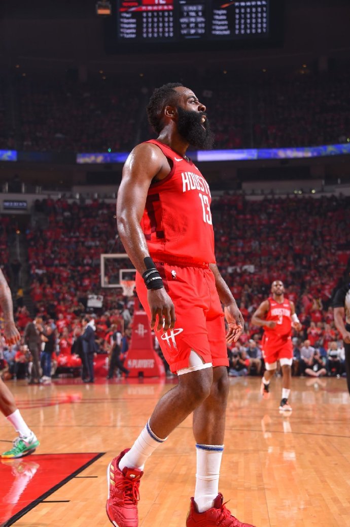 亨特或被裁，辽宁新外援或敲定，33岁，大前锋，美国人，曾打NBA