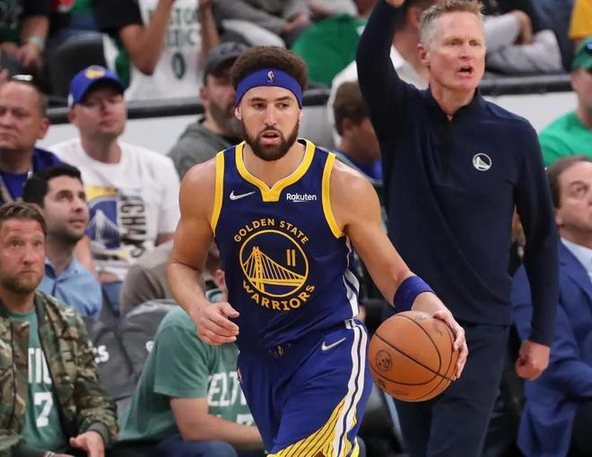 NBA球员专访：詹姆斯谈团队合作,