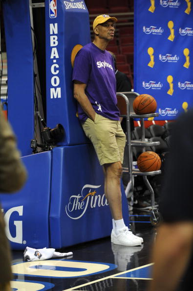 欧洲金靴实时榜单：莱万领跑 萨拉赫位列次席