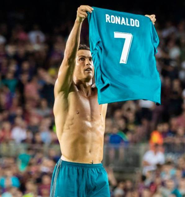 湖人客场取胜 詹姆斯关键时刻稳定输出